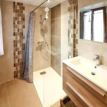 Accueillante Avec Vue Montagne A + Piscine Privee Villa *